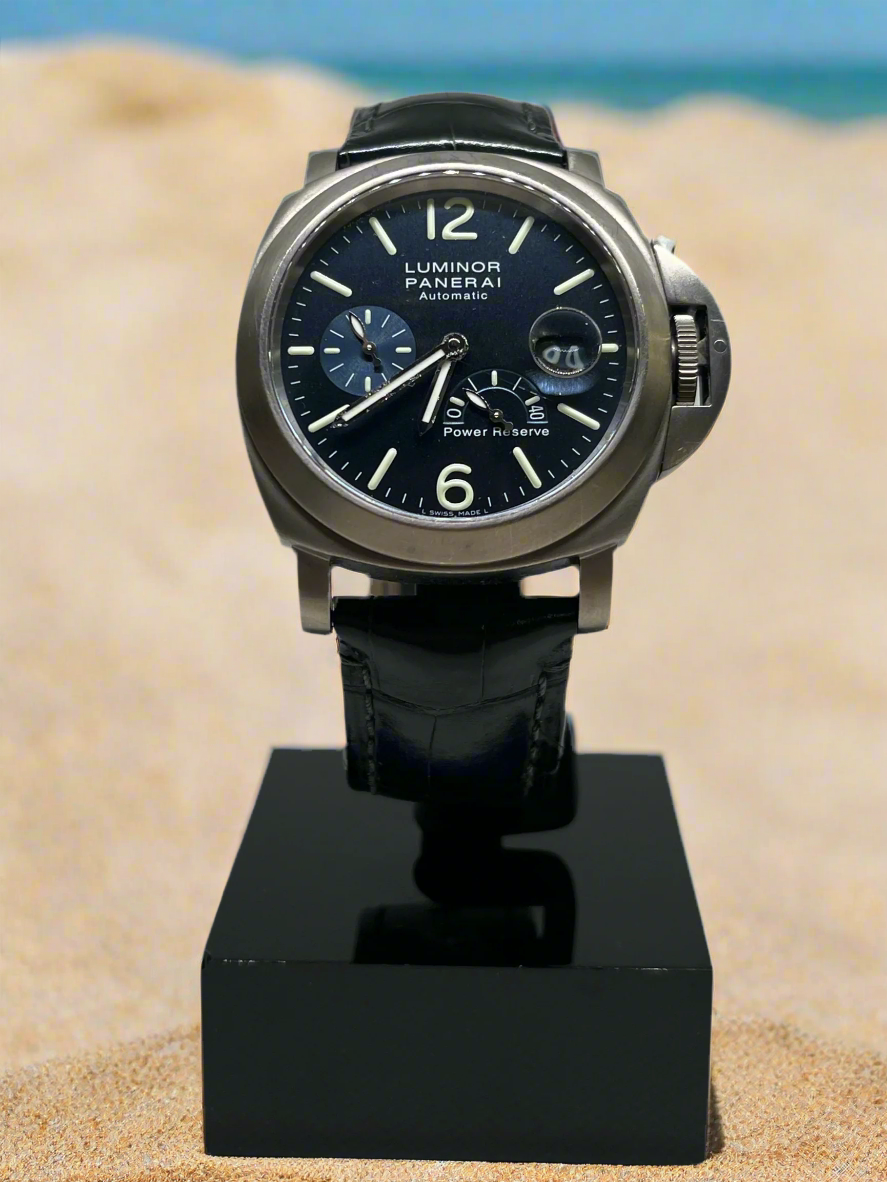 Panerai Luminor Power Reserve in titanio. PAM00093