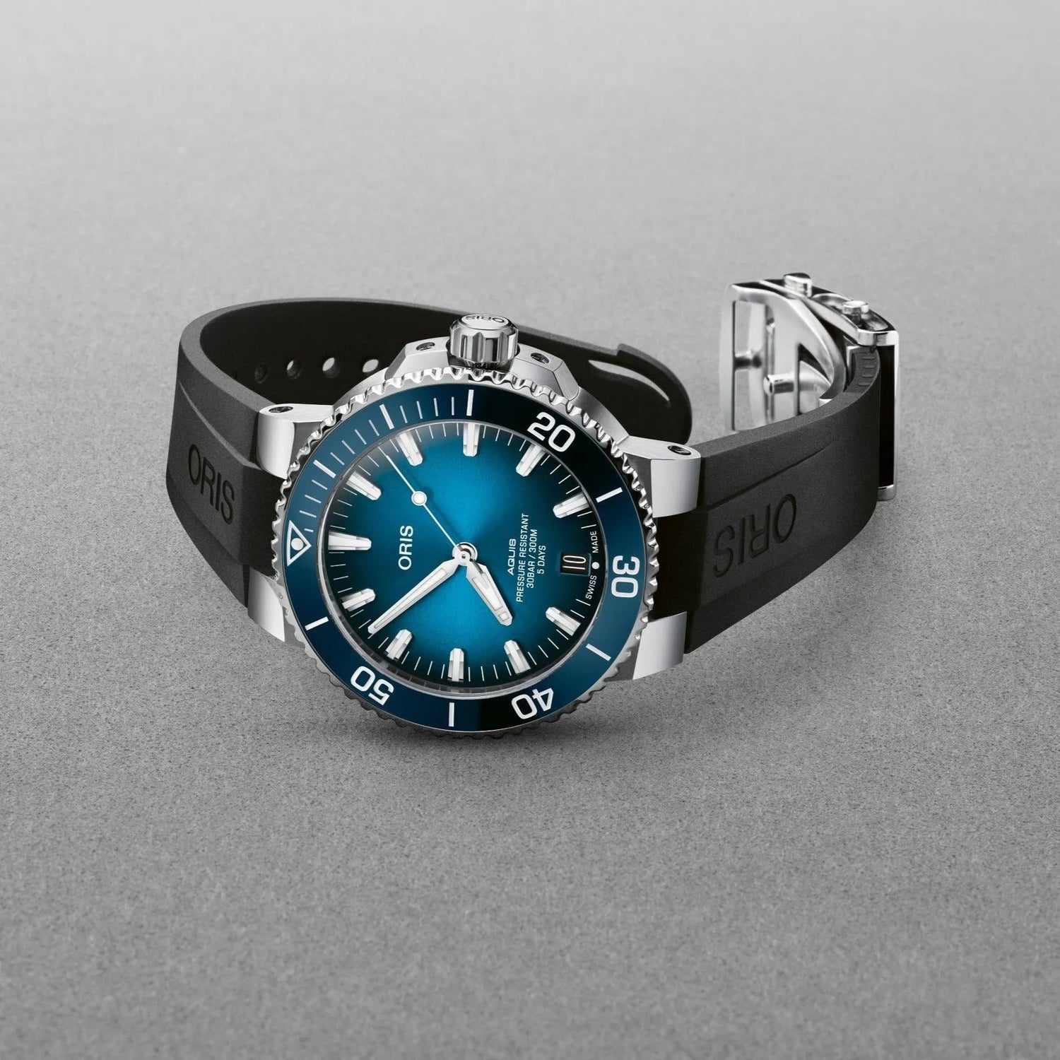 Aquis Date Blue