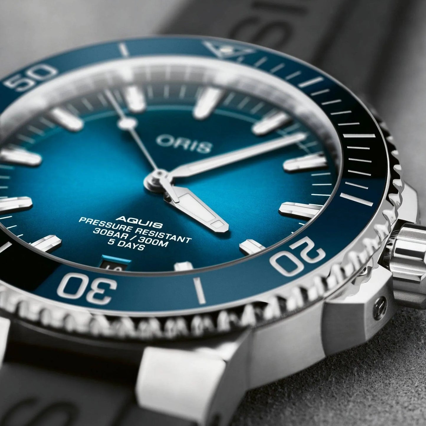 Aquis Date Blue