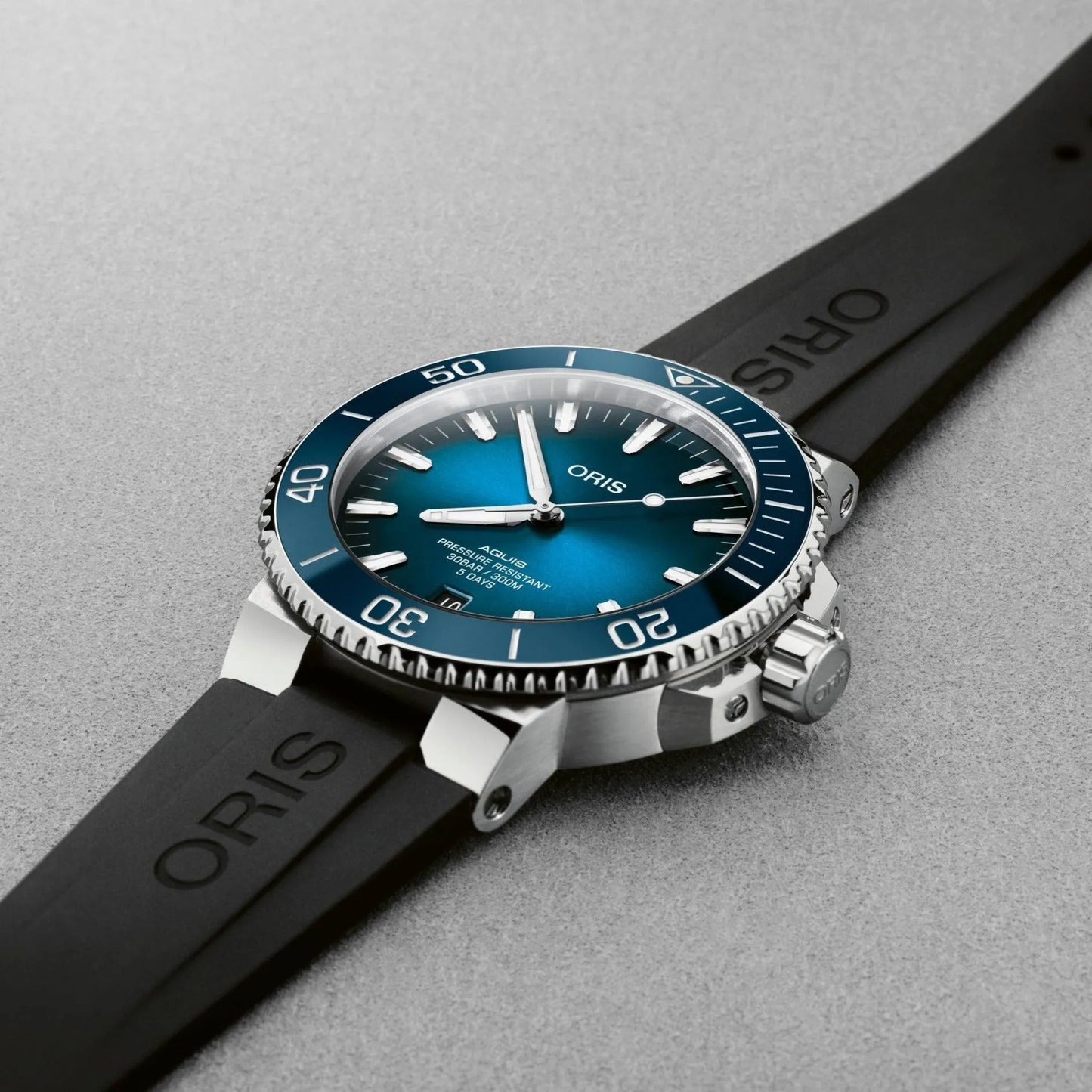 Aquis Date Blue