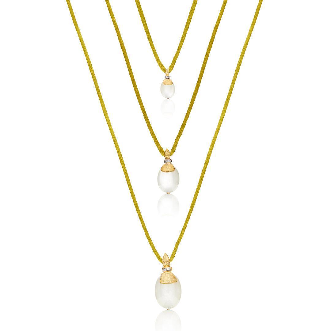 WHITE DESERT "AMULETS" GOLD, DIAMONDS AND MOONSTONE PENDANT (SMALL)